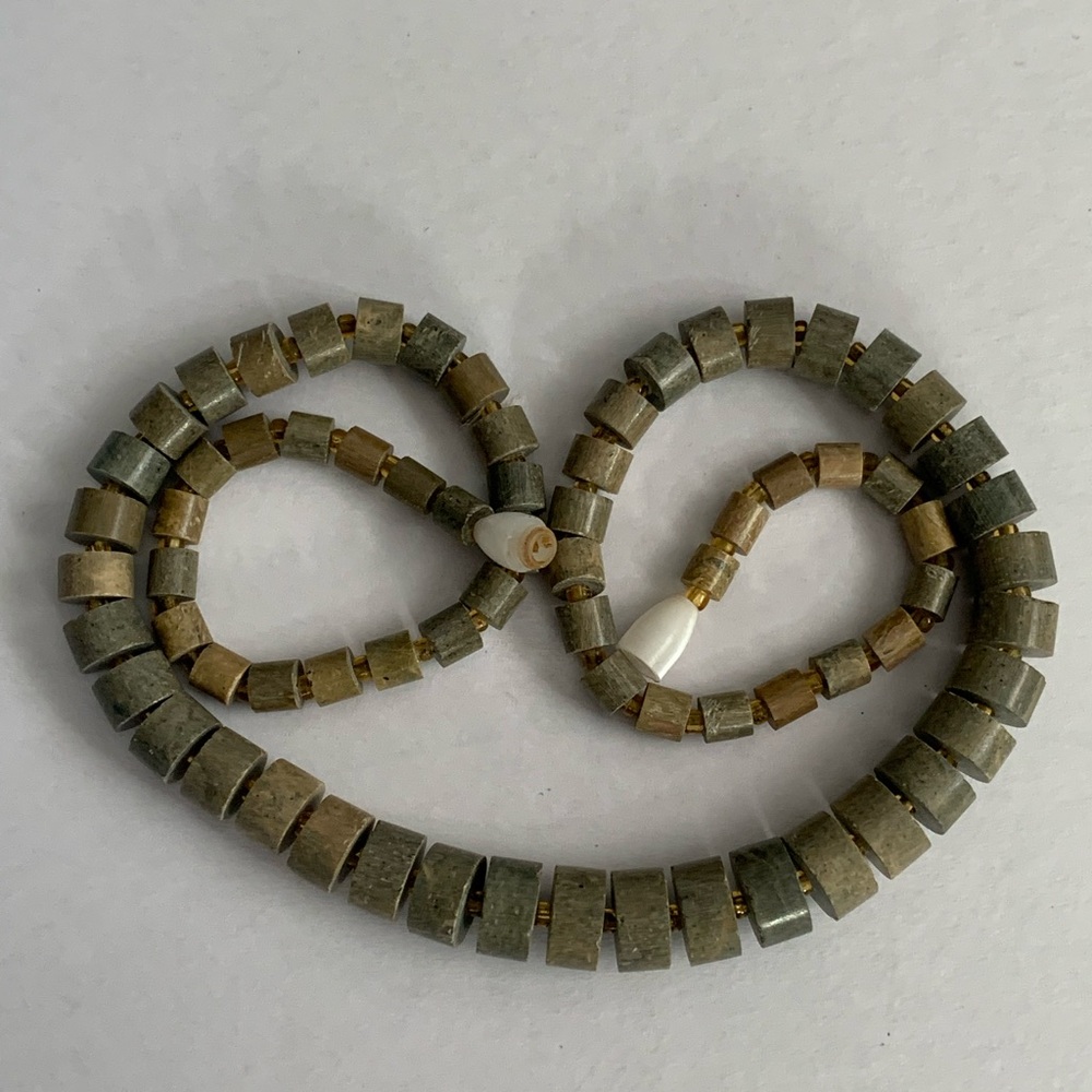 New vintage stone or ceramic beaded necklace (202 style, no tag)